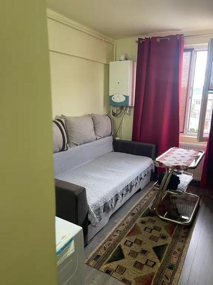 Garsonieră decomandată în Central