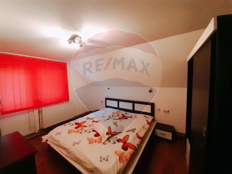 Casă individuală cu 7 camere cu Teren 3580 Mp în Tohănița