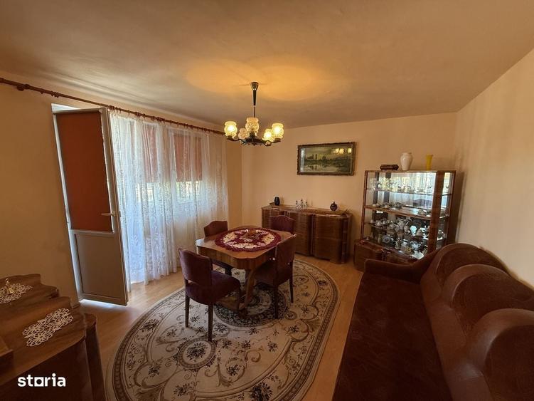 Apartament cu 3 camere decomandat în Decebal