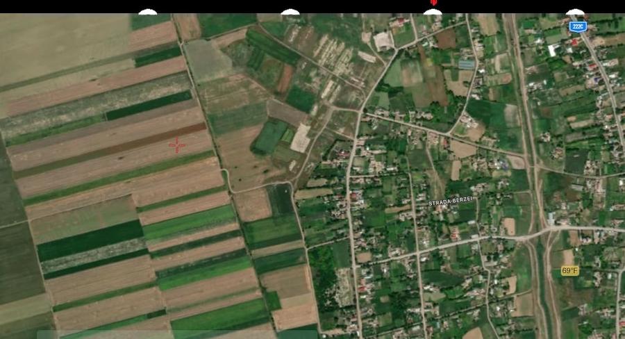 Teren de 12000 mp, în Iazurile