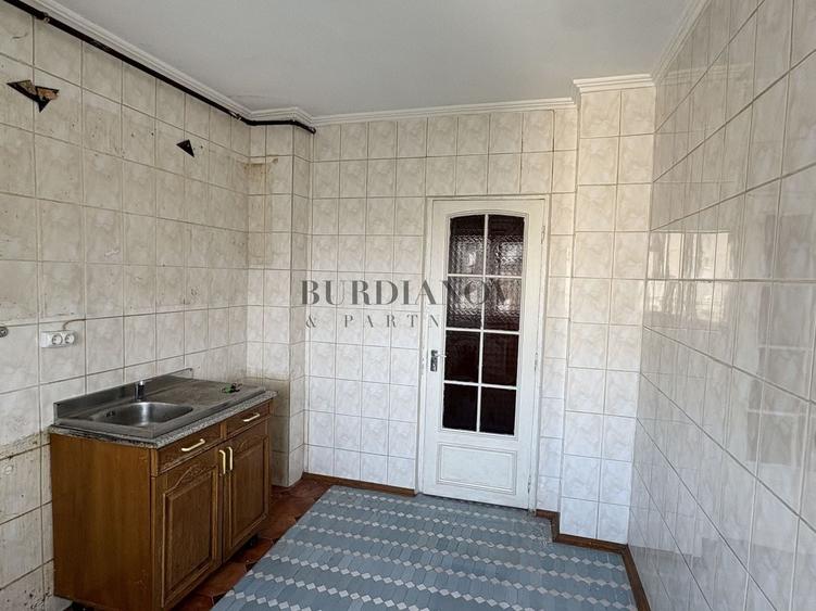 Apartament cu 4 camere în Gorjului