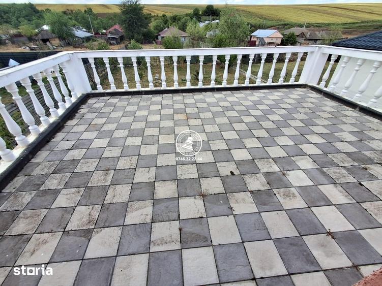 Casă cu 5 camere cu Teren 731 Mp în Lețcani