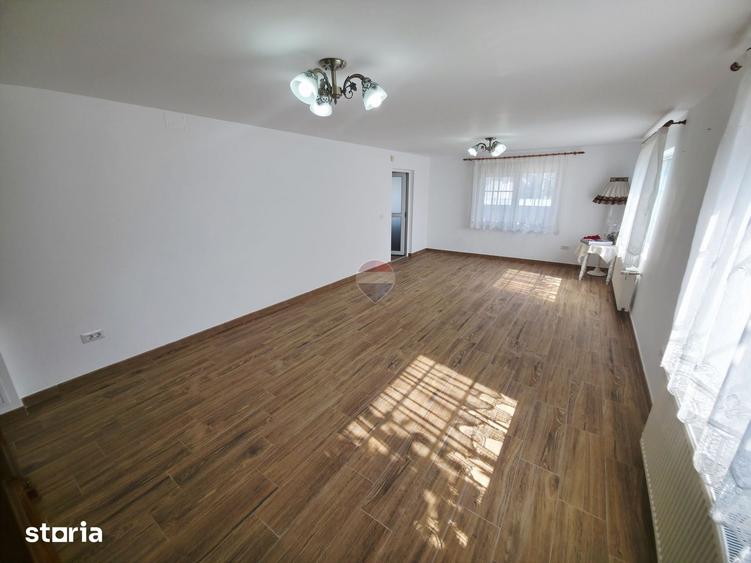 Casă cu 3 camere cu Teren 2836 Mp în Zănești