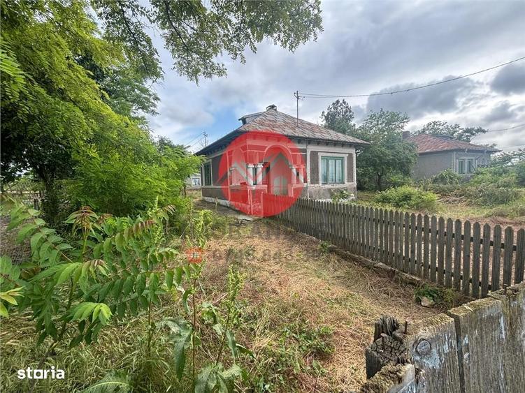 Casă cu 4 camere în Plopul