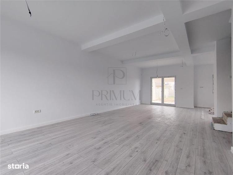 Casă cu 4 camere decomandat în Central