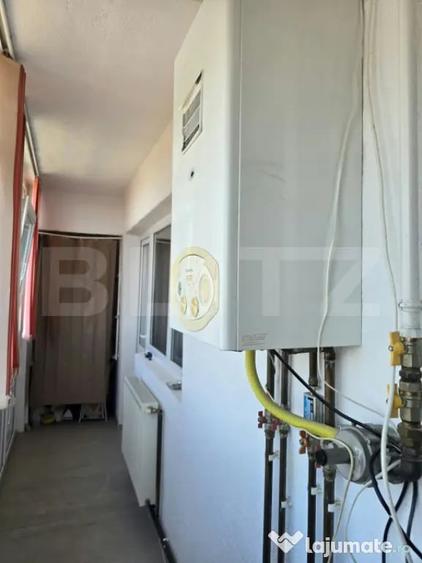 Apartament cu 3 camere decomandat în Micro 4