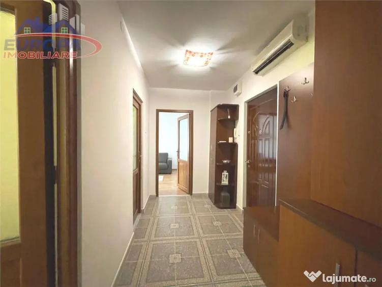 Apartament cu 2 camere decomandat în E3