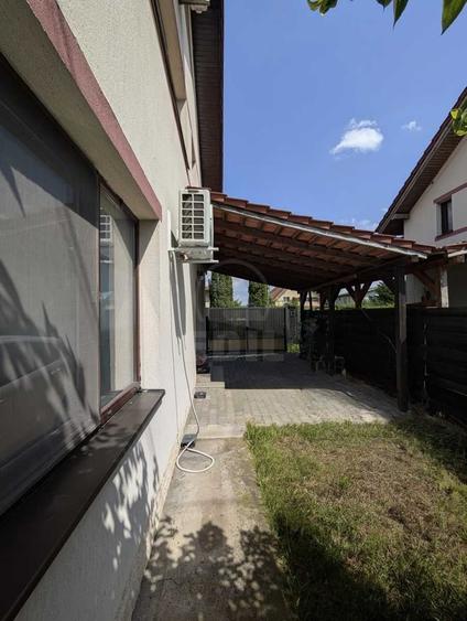 Duplex cu 5 camere cu Canalizare în Florești