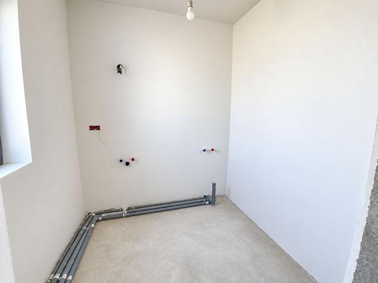 Duplex cu 4 camere cu Canalizare în Săcălaz