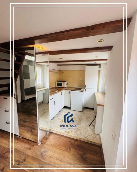 Apartament cu 4 camere semidecomandat, mobilat în Central