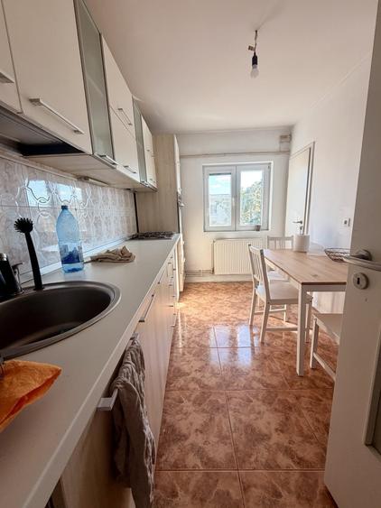 Apartament cu 2 camere decomandat, mobilat în Bucovina