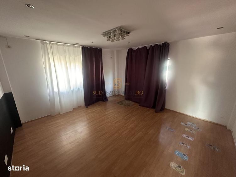 Casă cu 4 camere în Central