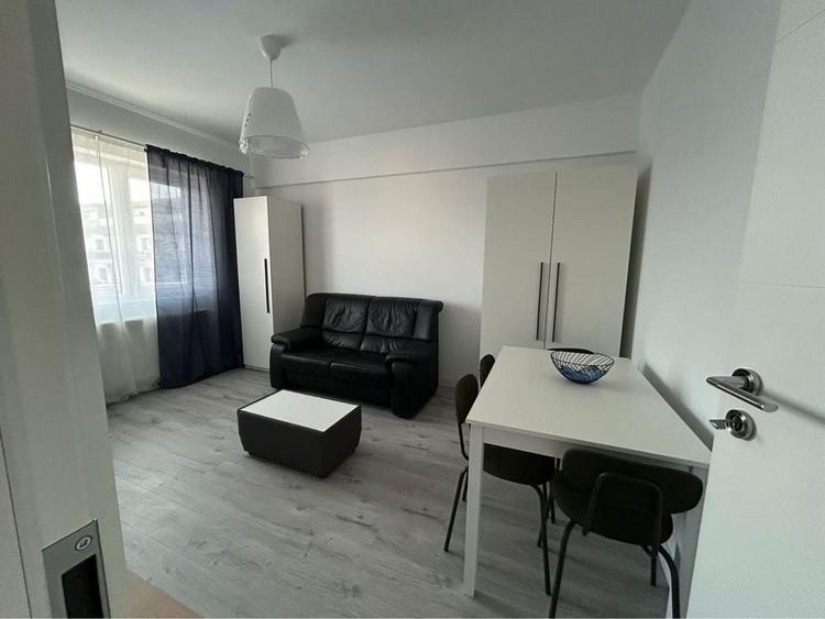 Apartament cu 2 camere decomandat în Ghencea