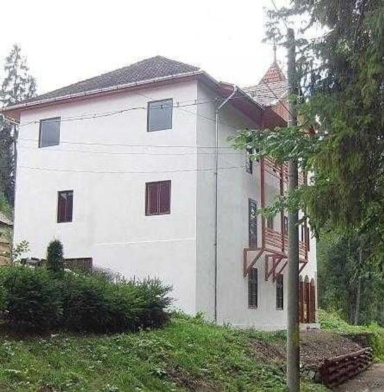Casă cu 4 camere în Central