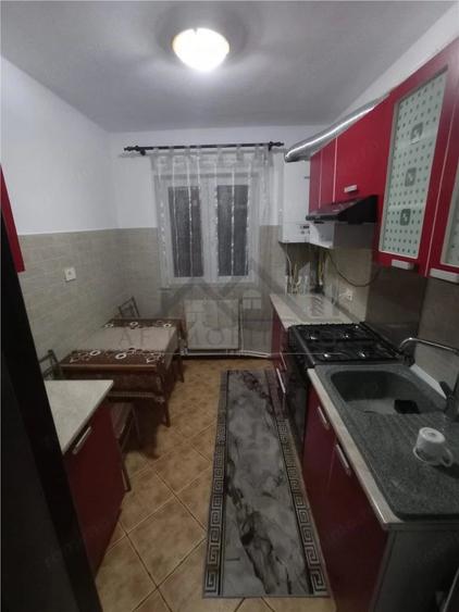 Apartament cu 4 camere în Filiași