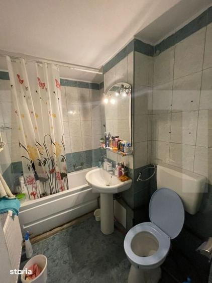 Apartament cu 4 camere decomandat în Lipovei