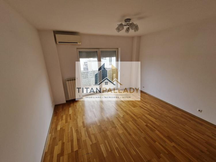 Apartament cu 3 camere decomandat în Nord-Est