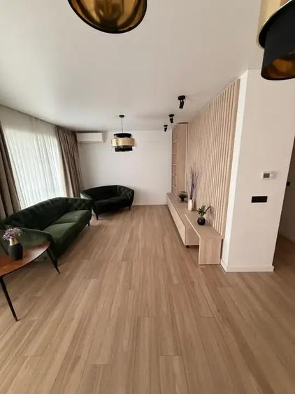 Penthouse cu 3 camere decomandat, mobilat în Berceni