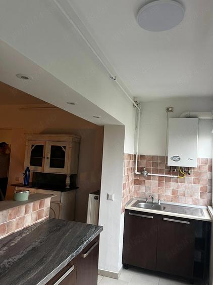 Apartament cu 3 camere decomandat în Micro 15