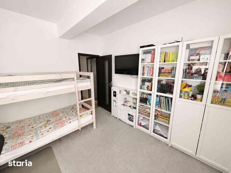 Apartament cu 3 camere decomandat în Turnișor