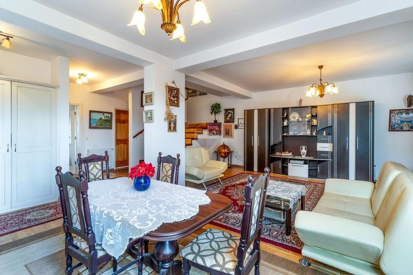 Duplex cu 5 camere cu Teren 512 Mp în Florești