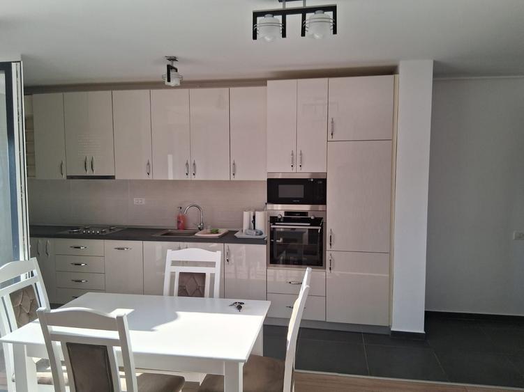 Inchiriez apartament cu 2 camere, City of Mara - 1