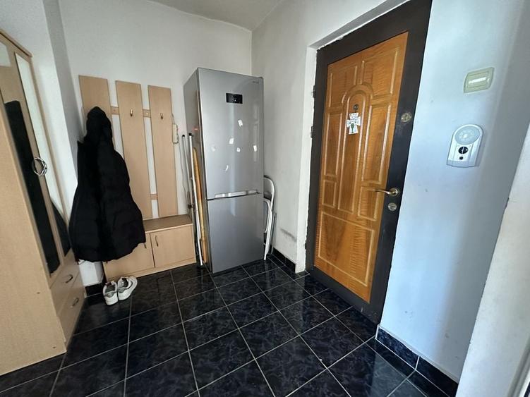 Apartament cu 2 camere semidecomandat în Micălaca