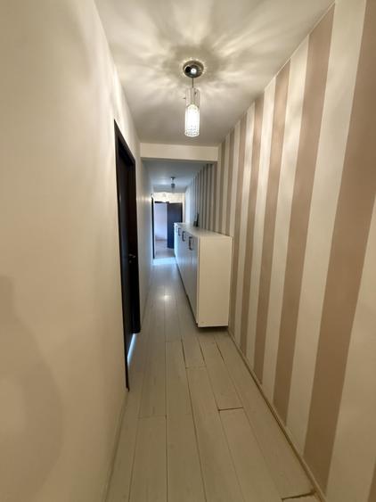 Apartament cu 3 camere decomandat, mobilat în Dâmbovița