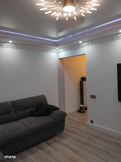 Apartament cu 3 camere semidecomandat în Tomis Nord