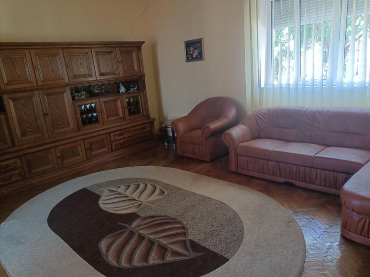 Casă cu 4 camere în Vinga