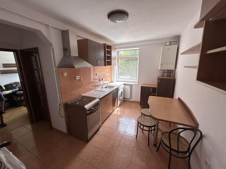 Garsonieră decomandată în Central