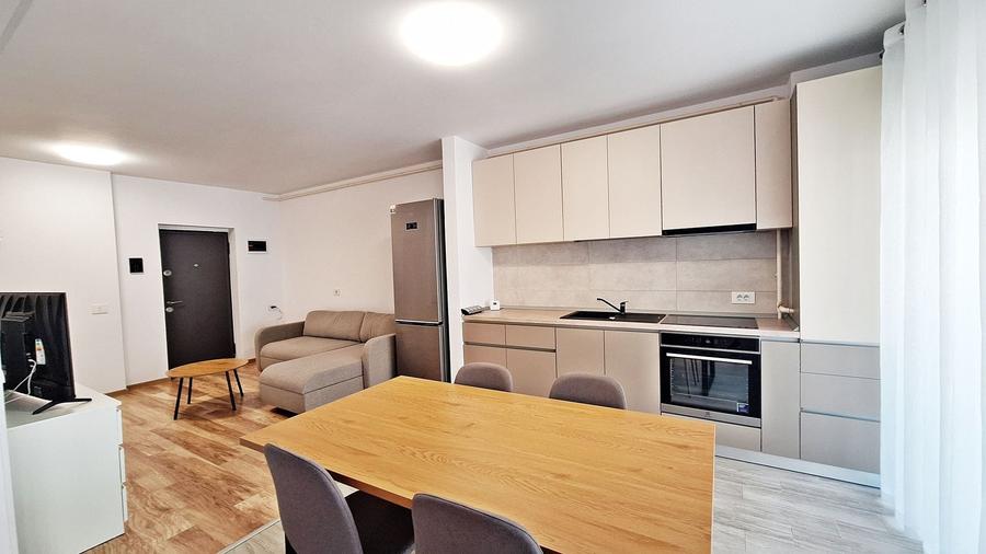 Apartament cu 2 camere semidecomandat, mobilat în Tractorul