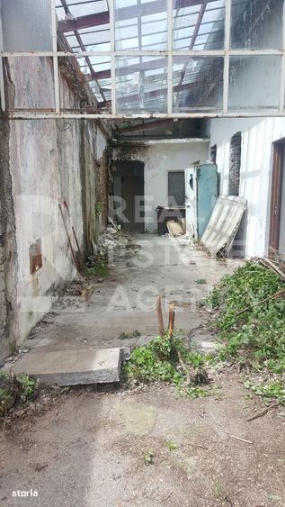 Apartament cu 8 camere în Obor