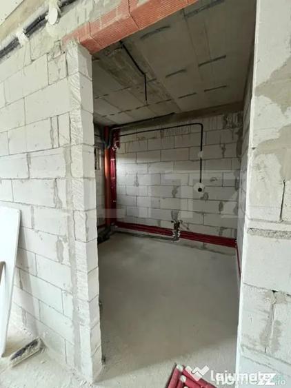 Casă cu 4 camere cu Teren 3000 Mp în Uriu