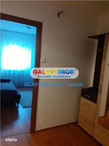 Apartament cu 3 camere decomandat în Calea București