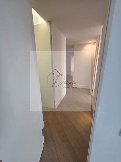 Apartament cu 4 camere decomandat, mobilat în Central