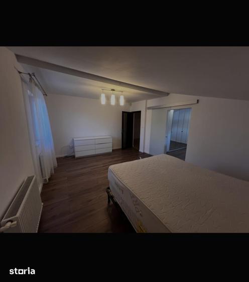 Casă cu 9 camere cu Teren 174 Mp în Colentina