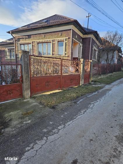 Casă cu 3 camere cu Teren 784 Mp în Izvoru Crișului