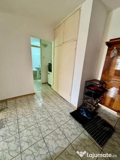Apartament cu 2 camere decomandat, mobilat în Anda