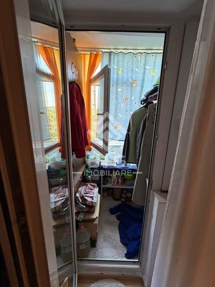 Apartament cu 3 camere semidecomandat în Decebal