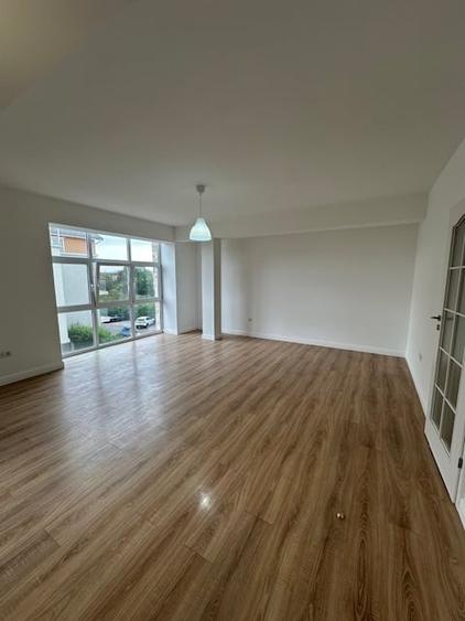 Apartament cu 3 camere decomandat, mobilat în Valea Borcutului