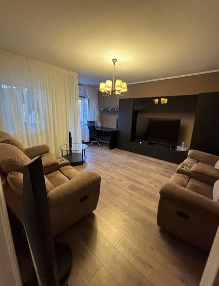 Apartament cu 3 camere decomandat, mobilat în Drumul Sării