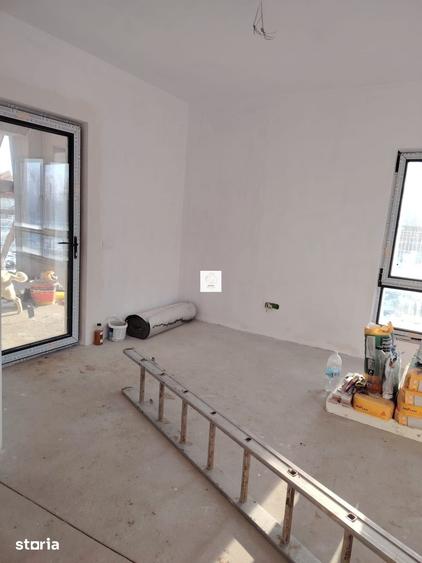 Casă cu 4 camere cu Teren 500 Mp în Periș