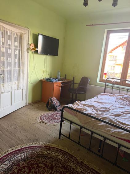 Casă cu 4 camere în Cristian