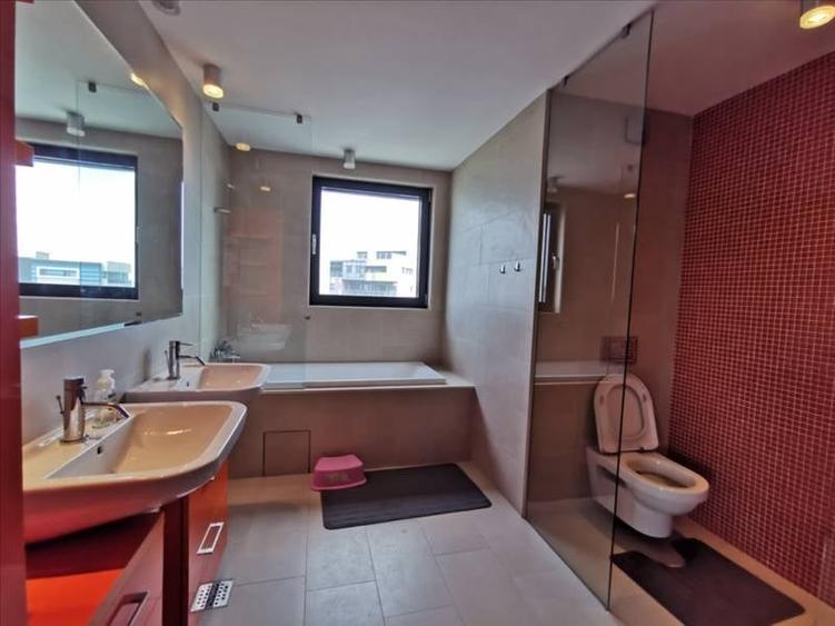 Apartament cu 3 camere decomandat, mobilat în Faleza Nord