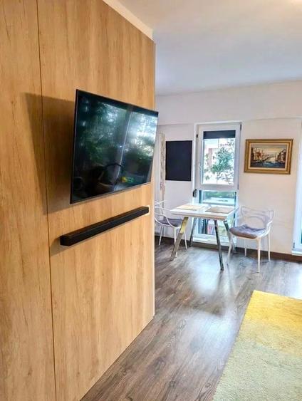 Apartament cu 3 camere semidecomandat, mobilat în Floreasca