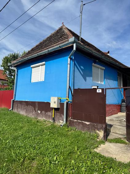 Casă cu 3 camere semidecomandat în Exterior Vest