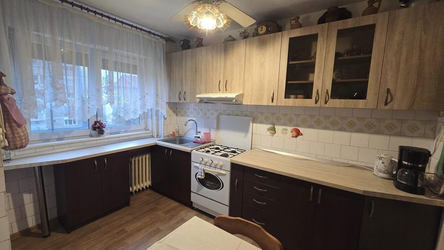 Apartament cu 3 camere decomandat în Nufărul