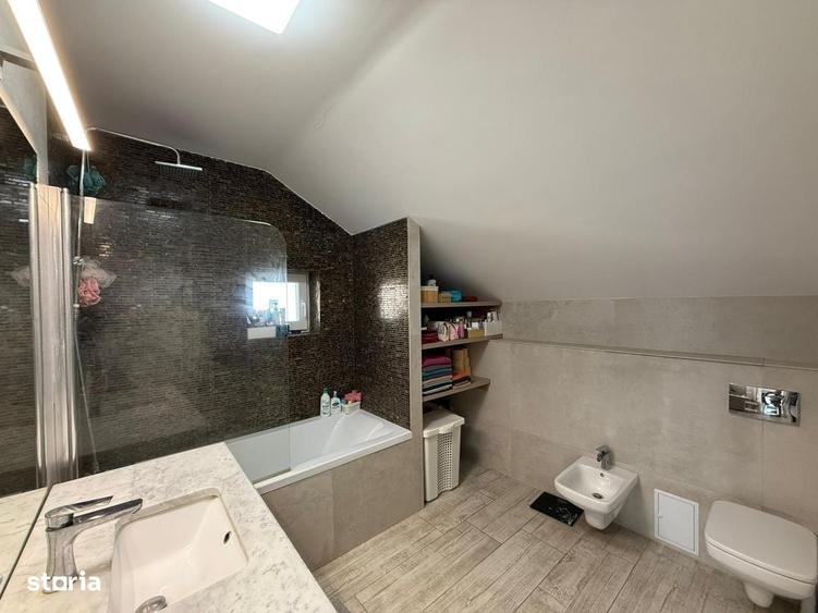 Casă cu 3 camere în Central