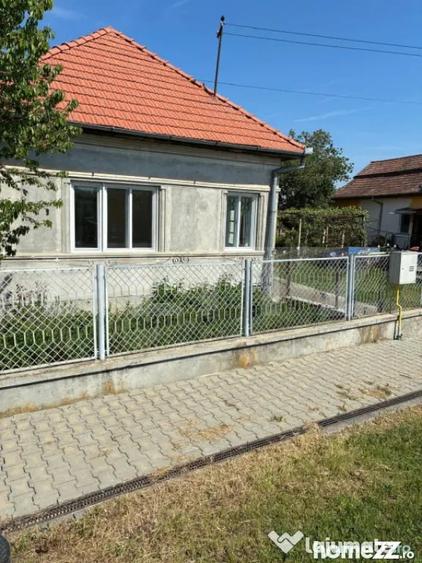 Casă cu 3 camere cu Teren 584 Mp în Central